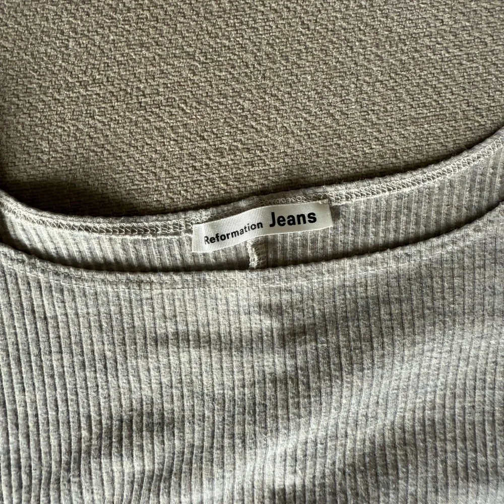 Reformation Light Gray Ribbed Crop Top Y2K